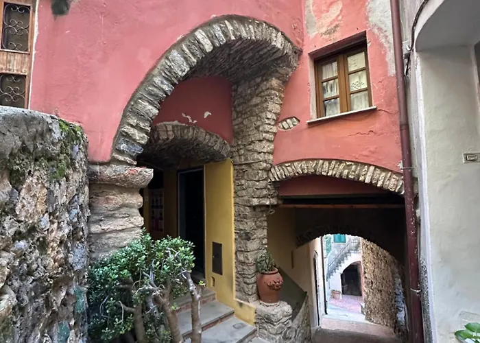 Ancient Tellaro - Free Parking Lerici